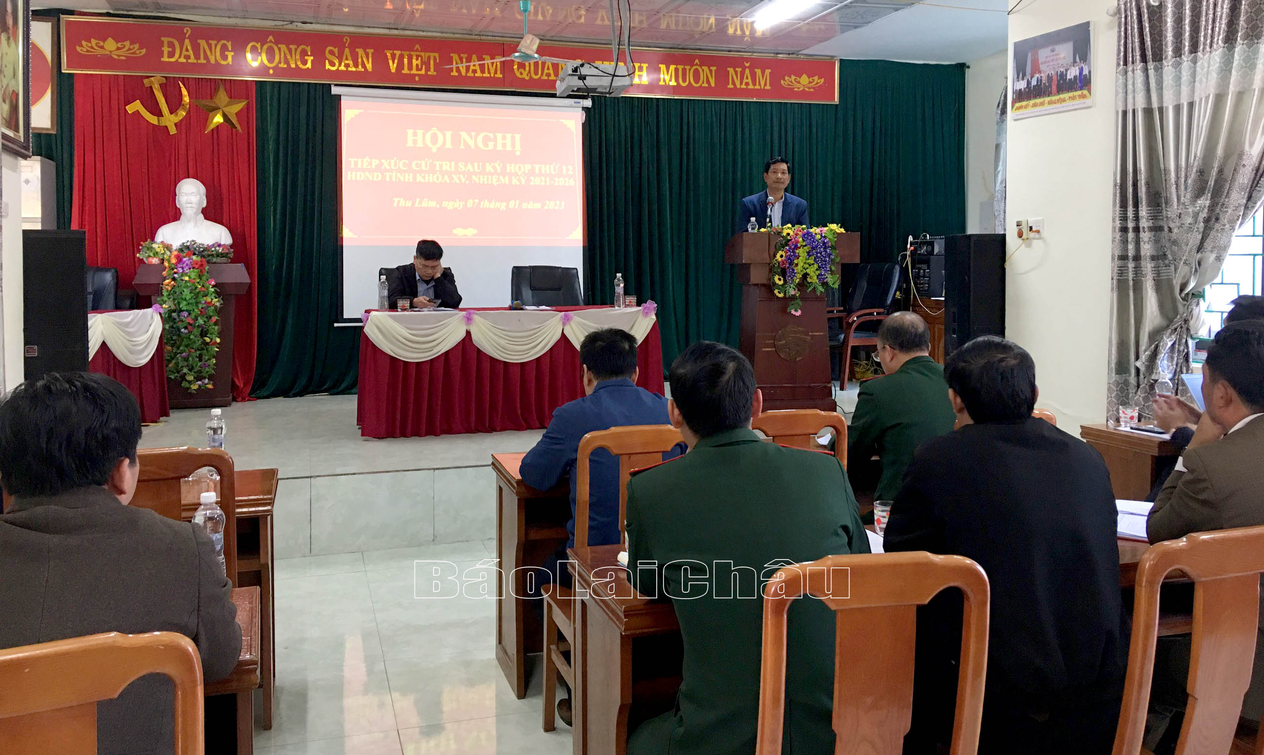 Đại biểu Chu Lê Chinh - Ủy viên Ban Thường vụ Tỉnh ủy, Phó Chủ tịch HĐND tỉnh tiếp xúc cử tri tại xã Thu Lũm, huyện Mường Tè.